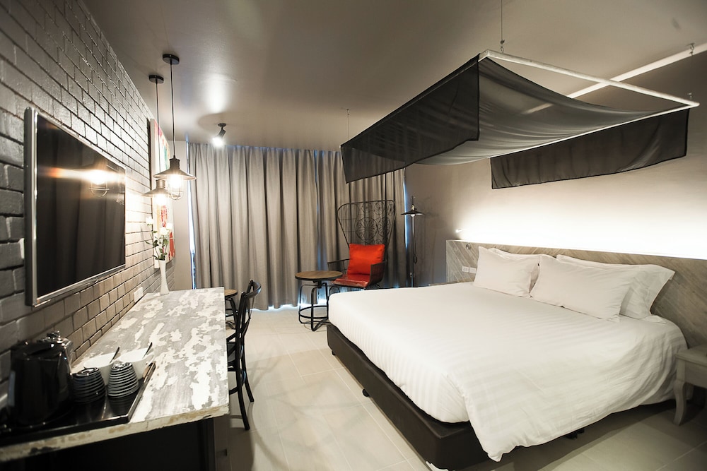 Lanna, Art, Twin Beds, Bathtub، Art Mai Gallery Nimman Hotel 2/5
