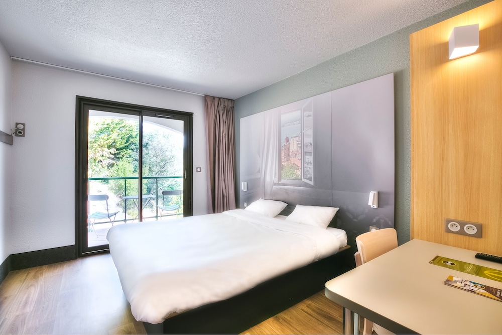 Room at B&B Hotel Villeneuve Loubet Village, VILLENEUVE LOUBET
