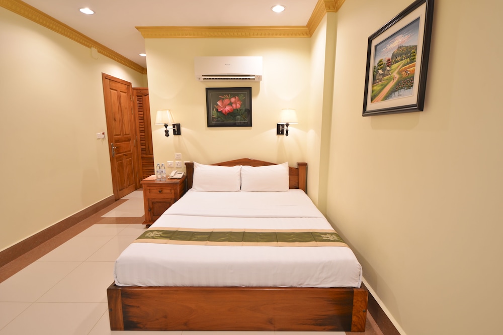 DELUXE, DOUBLE BED