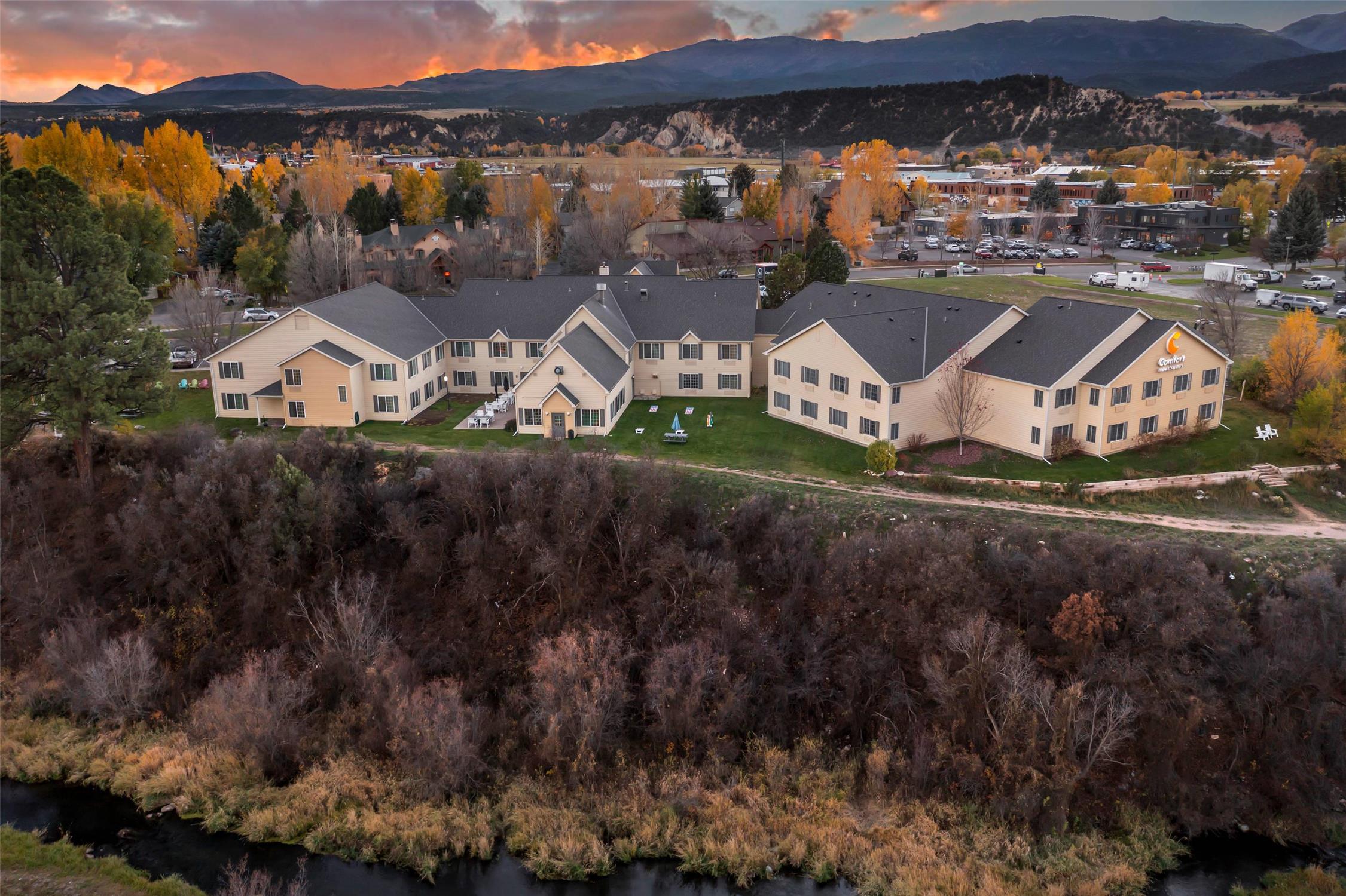 Comfort Inn & Suites Carbondale on the Roaring Fork 46/60