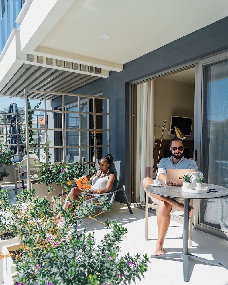 Serenity Suites 13/50