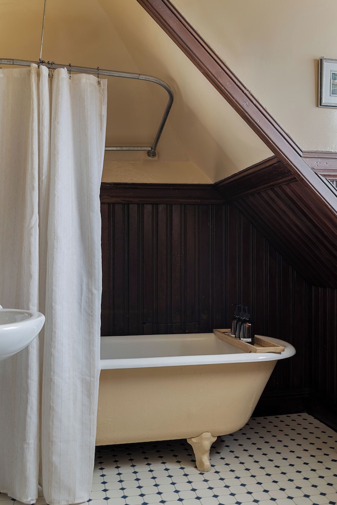 Chateau Tivoli Bed and Breakfast 28/50