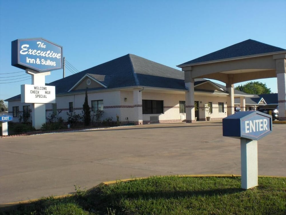 The Executive Inn Suites 63/67