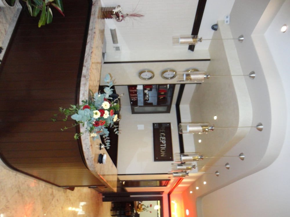 Hotel Favorit 10/50