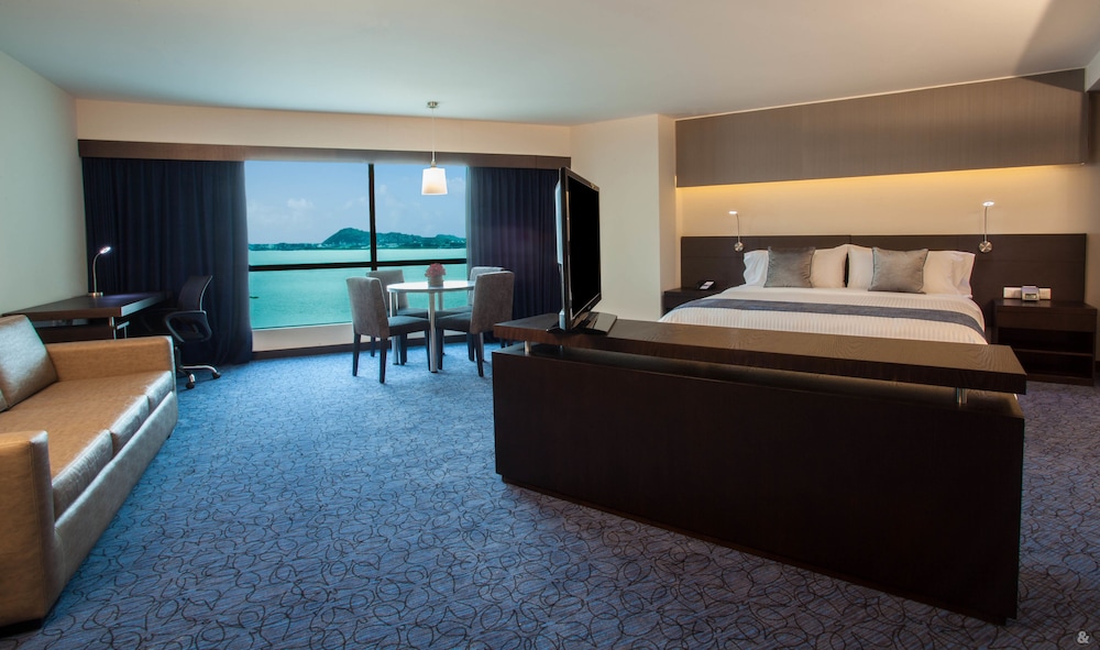 Wyndham Guayaquil Puerto Santa Ana 42/63
