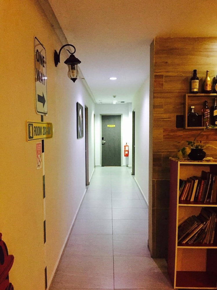 91 Street Boutique Inn 29/45