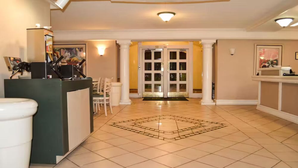 Lobby at The Grand by Capital O Texarkana I-30, TEXARKANA - TX