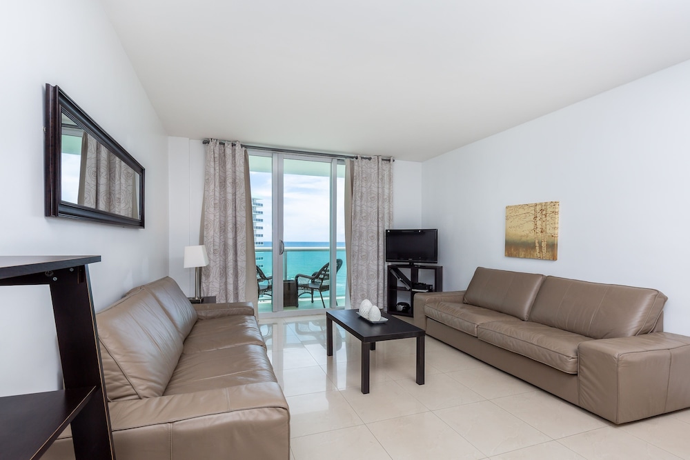 The Tides Ocean Luxury Suites 24/50