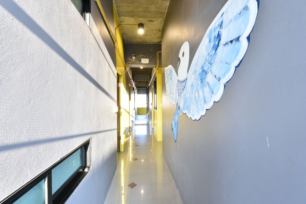 248 Street Hostel 48/50