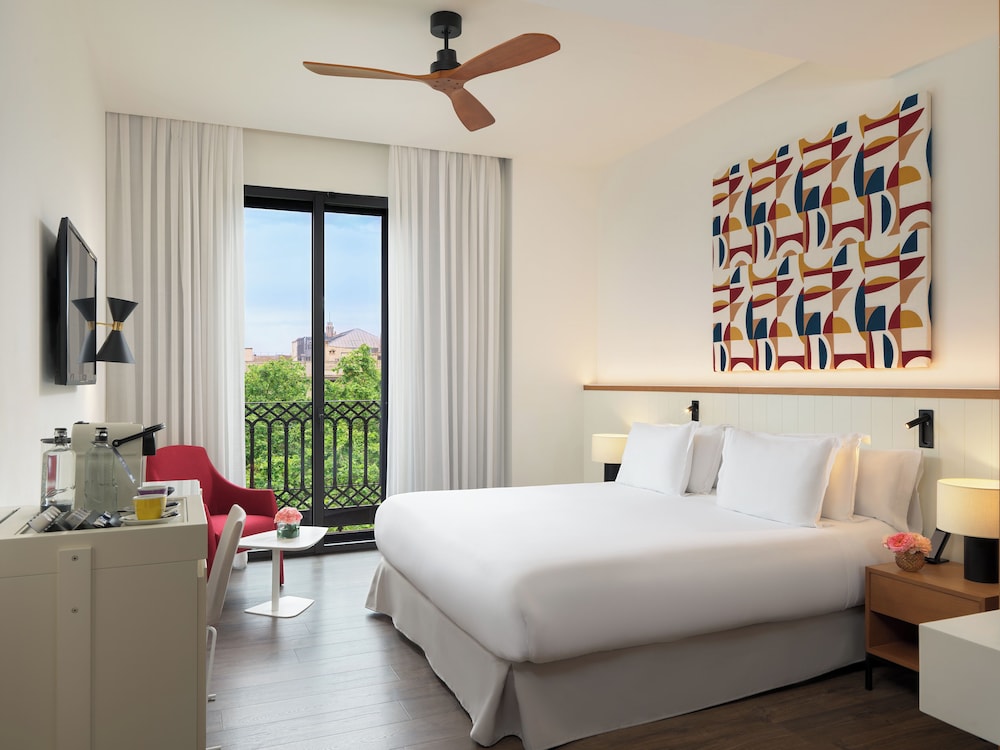 Room, Single, Double Bed, Urquinaona