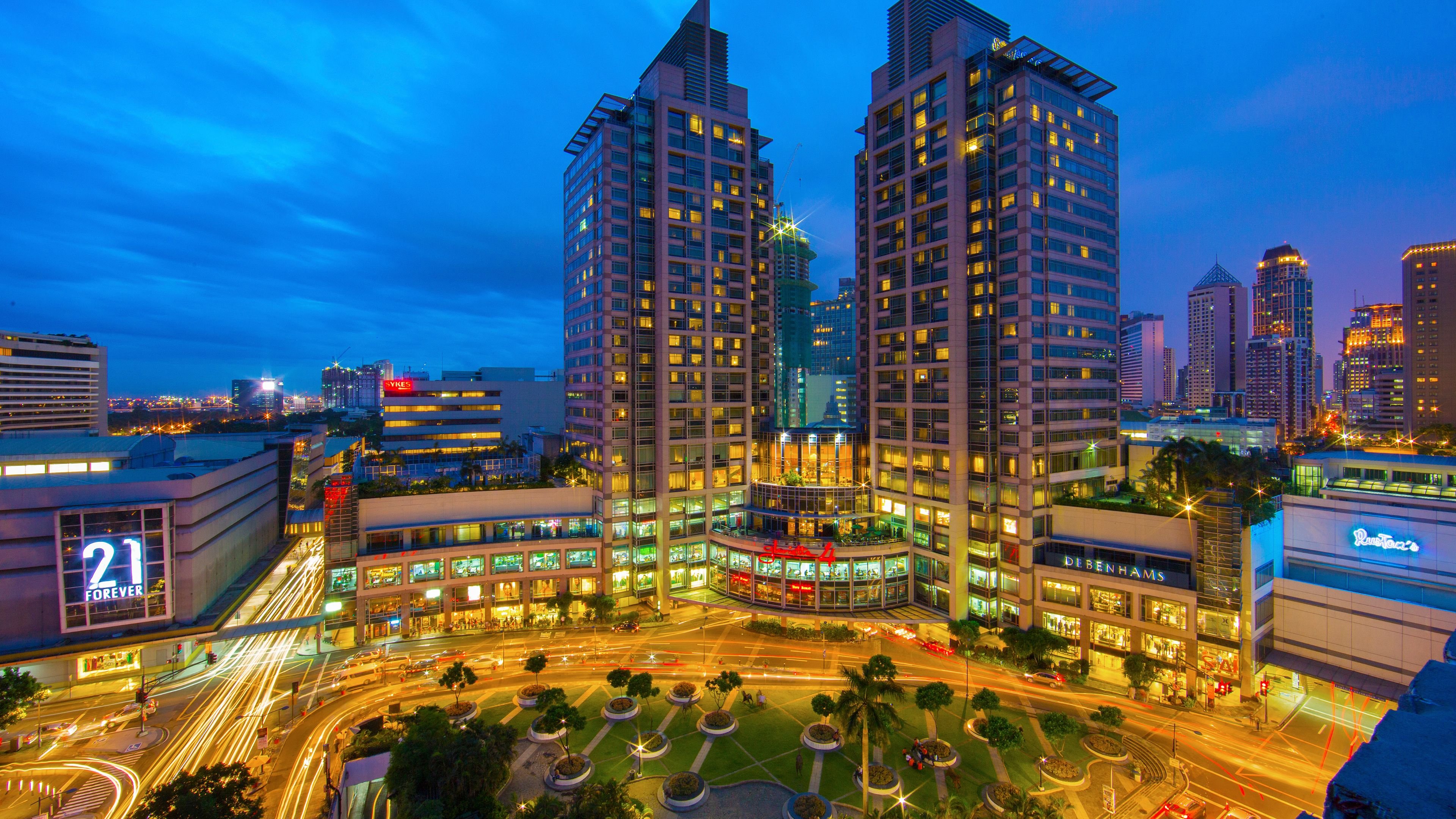 Holiday Inn & Suites Makati 6/75