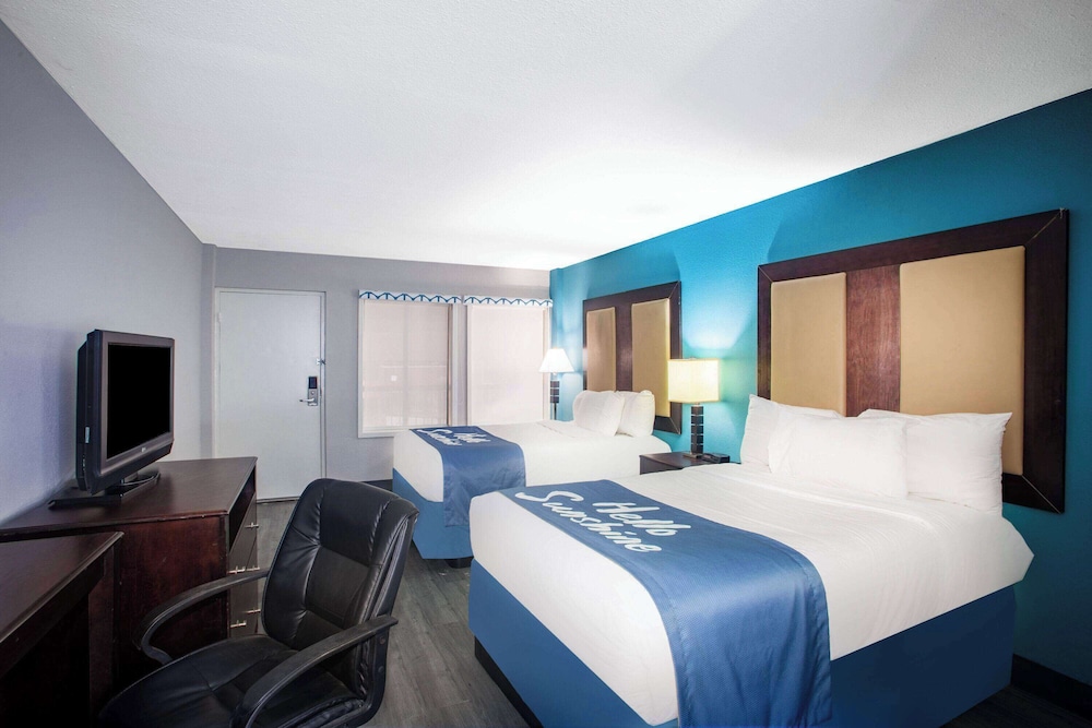 Days Inn By Wyndham Mobile I-65 6/25