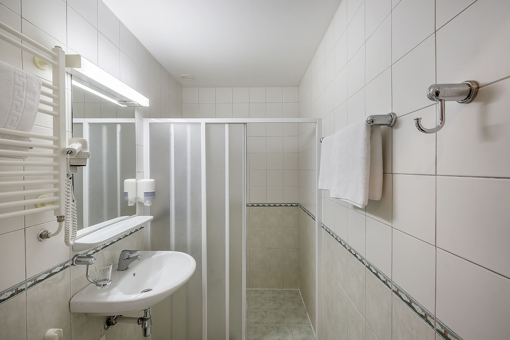 Grata by Centrum Hotels 42/47