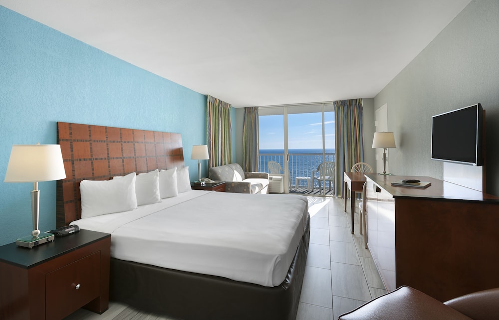 Classic, King Bed, Ocean Front, Sofa, Kitchenette