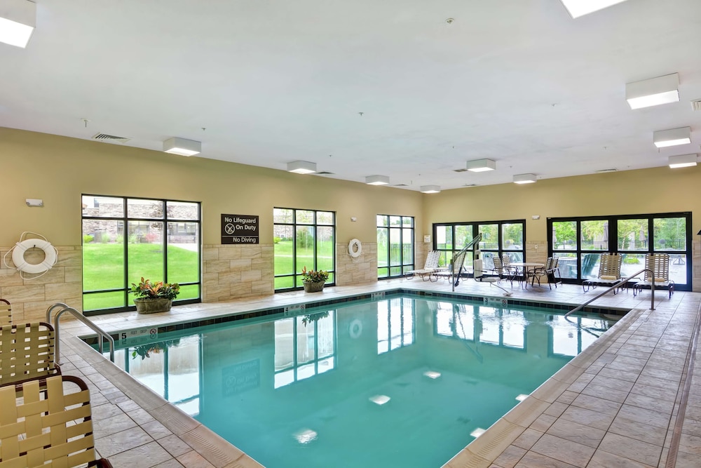 Hampton Inn and Suites New Hartford 3/64