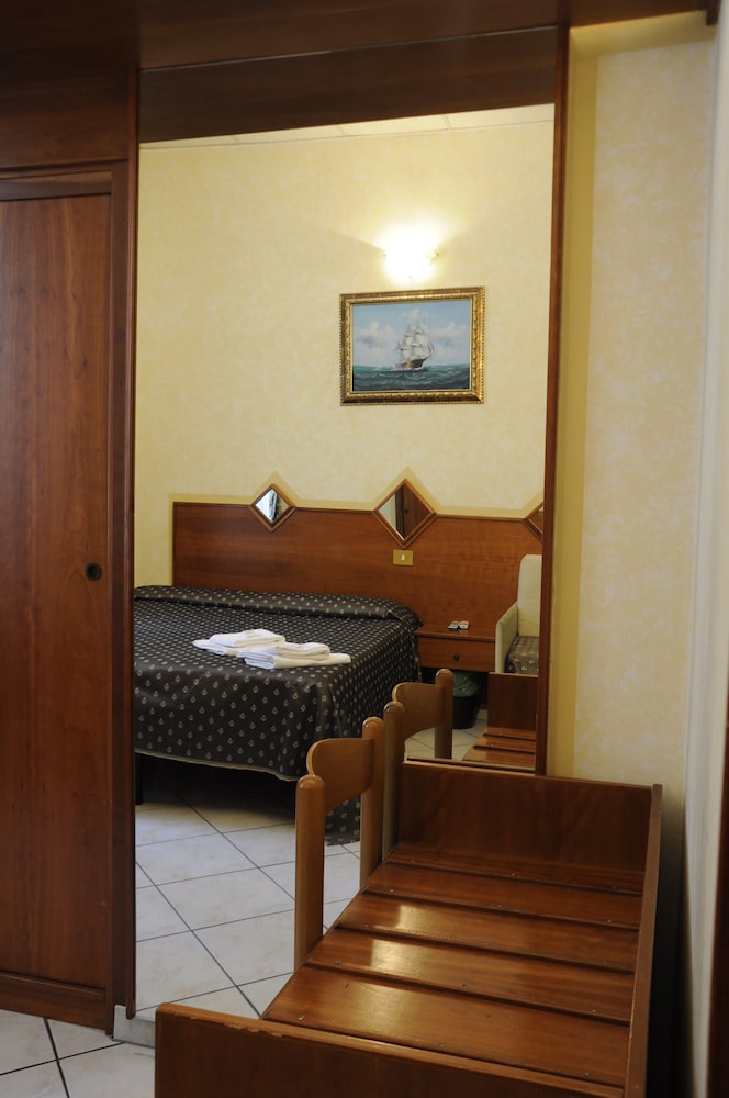 Hotel Farini 21/23