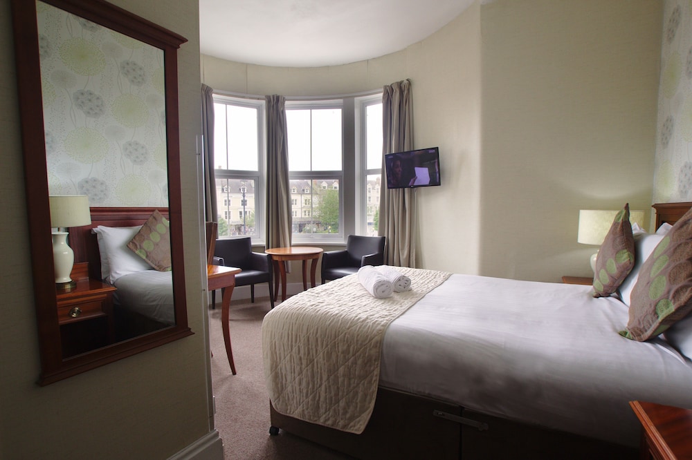 The Broadway Hotel 15/69