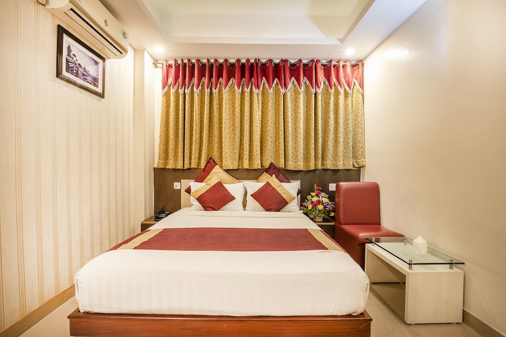 AISHWARYA RESIDENCY 17/70