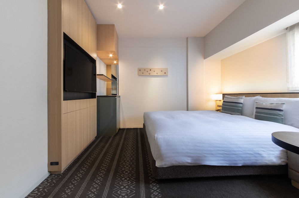 MODERATE, DOUBLE BED