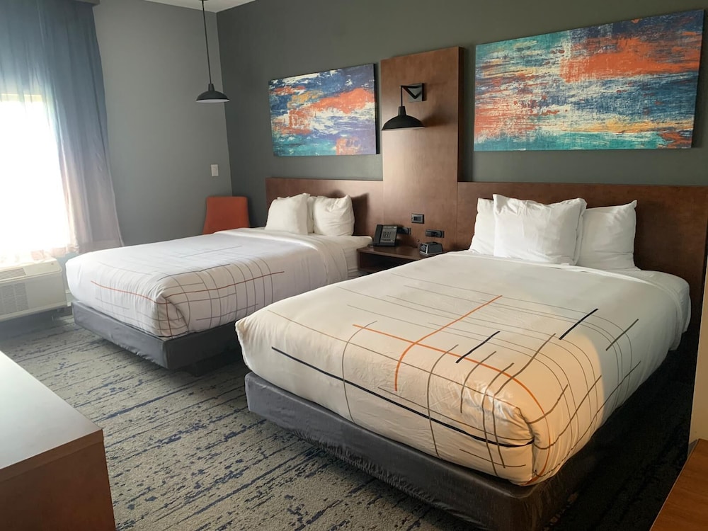 La Quinta Inn & Suites by Wyndham Louisville East 13/45