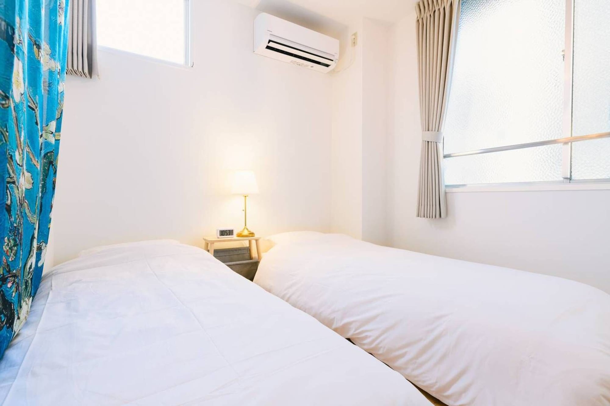 3 BEDROOMS, FAMILY, APARTMENT, BATHTUB