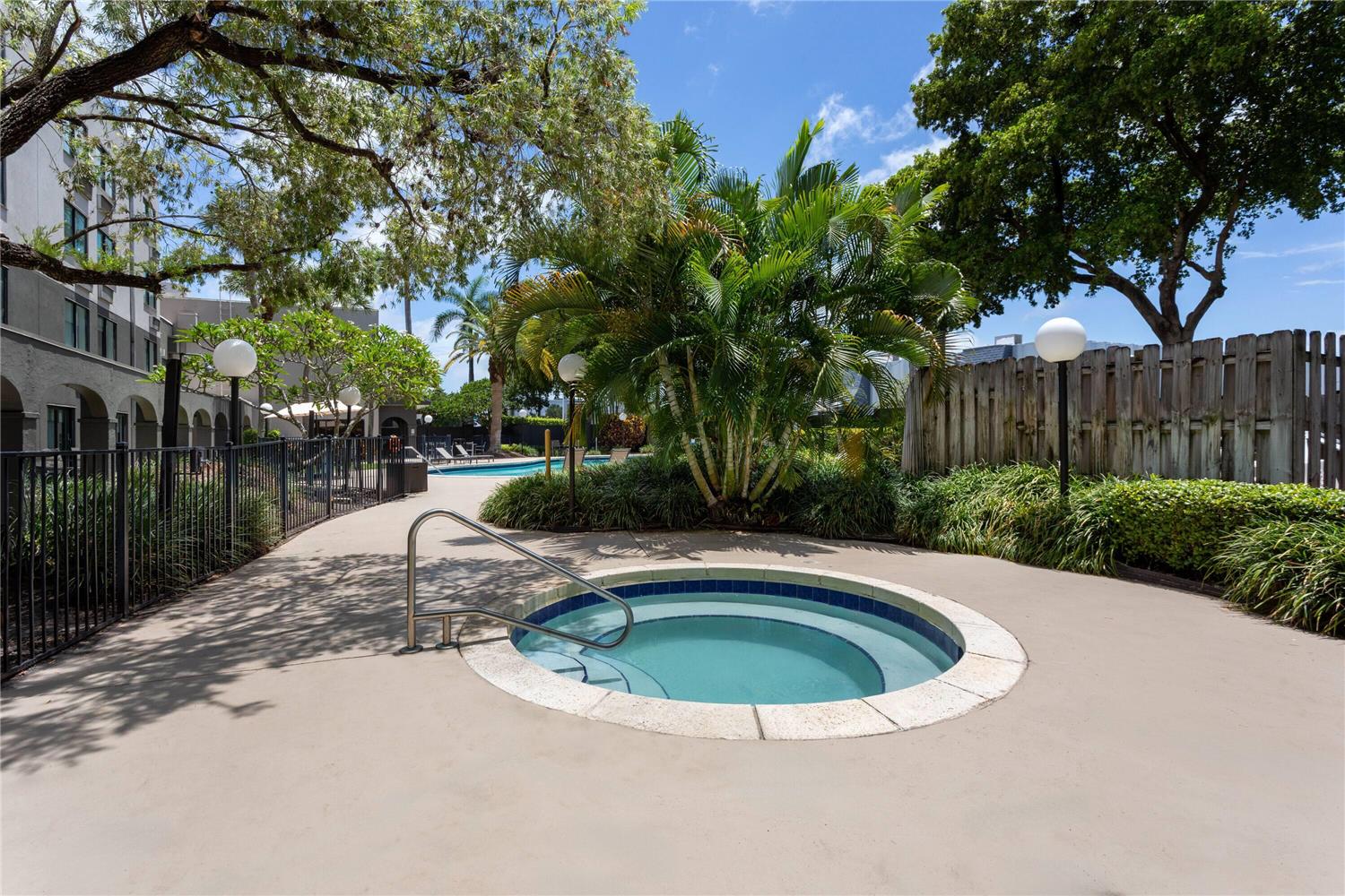 La Quinta Inn & Suites by Wyndham Ft Lauderdale Cypress Cr 42/44