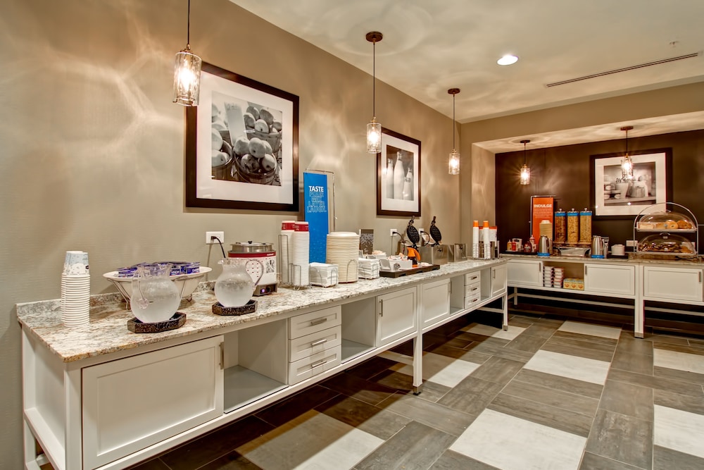 Hampton Inn Suites Cincinnati Downtown 5/72