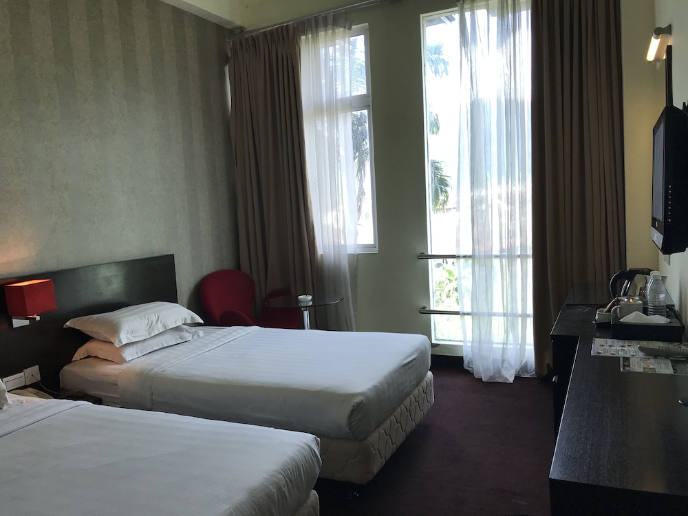 Ssl Traders Hotel 2/24