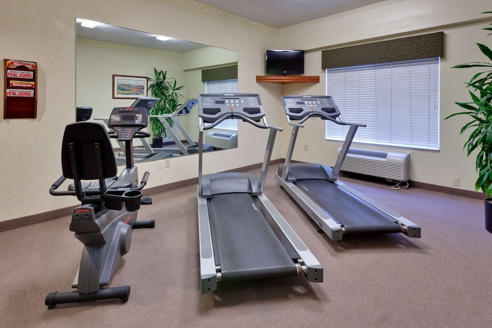 Country Inn & Suites By Radisson Fresno North CA 36/52