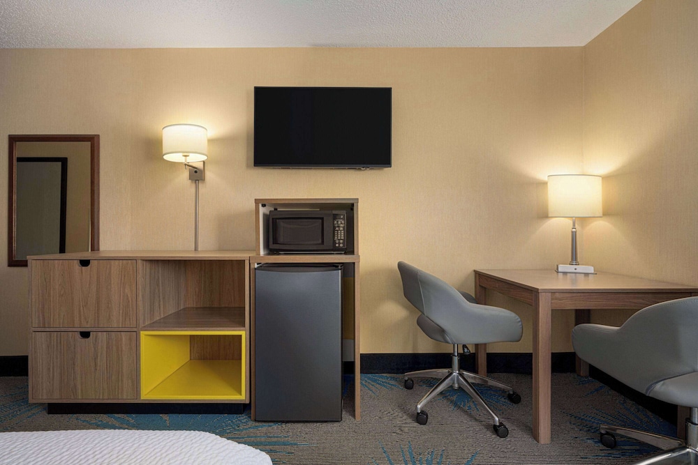 Days Inn by Wyndham Carbondale 28/38