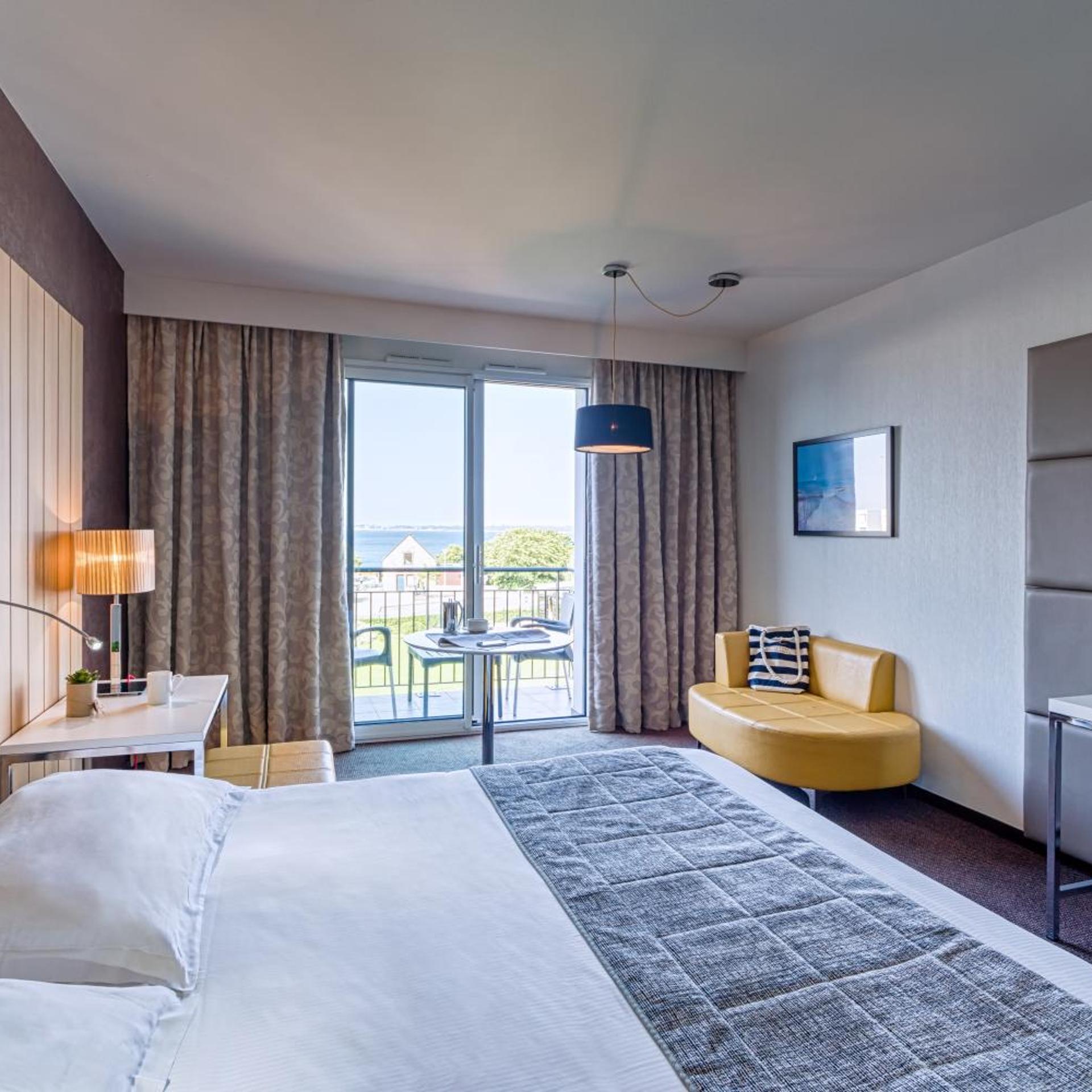 Superior, Double or Twin Bed, Side Sea View