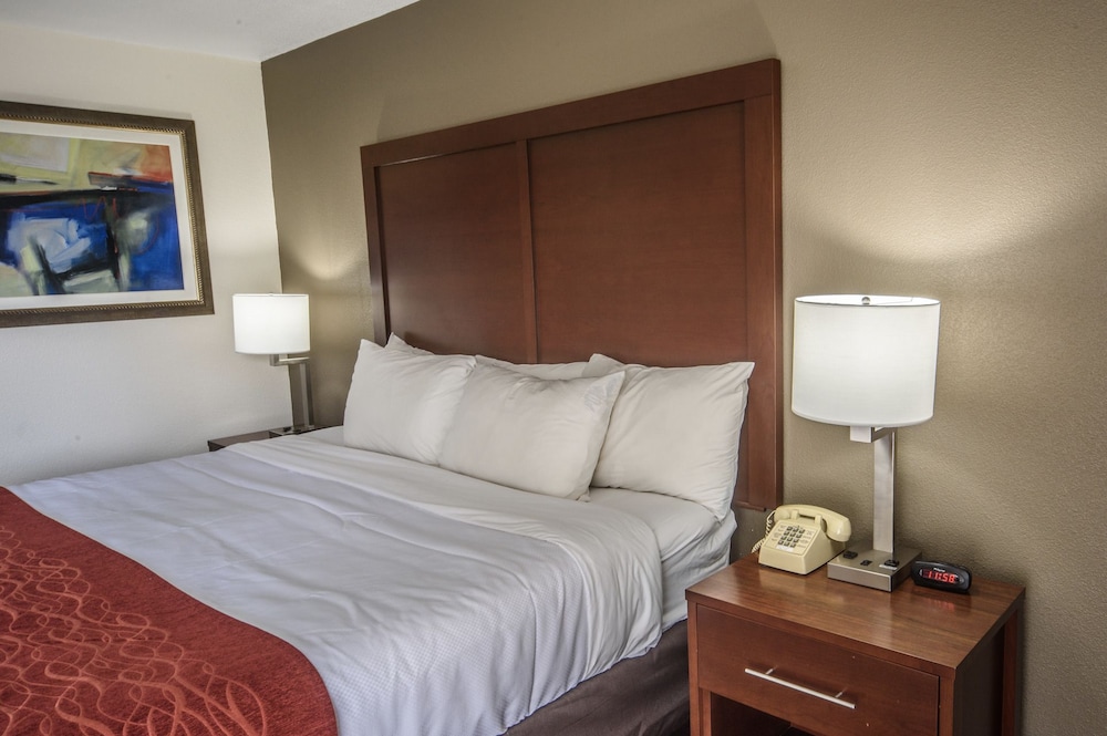 Richland Inn Lawrenceburg 20/46