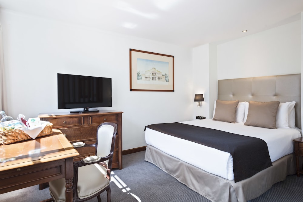 Melia White House Apartments 12/50