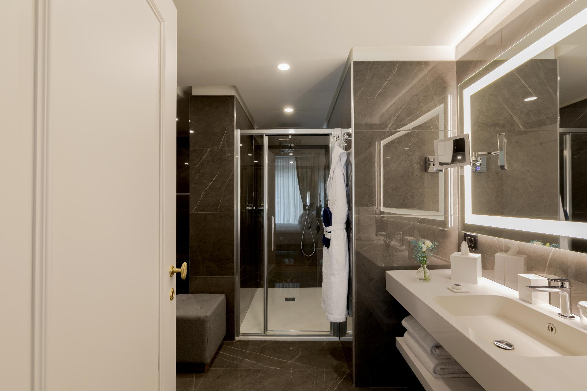 Inner Court, Deluxe، Grand Hotel Parkers 2/2