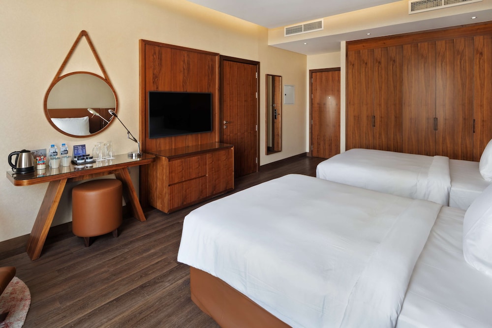 Radisson Blu Dubai Canal View 36/75