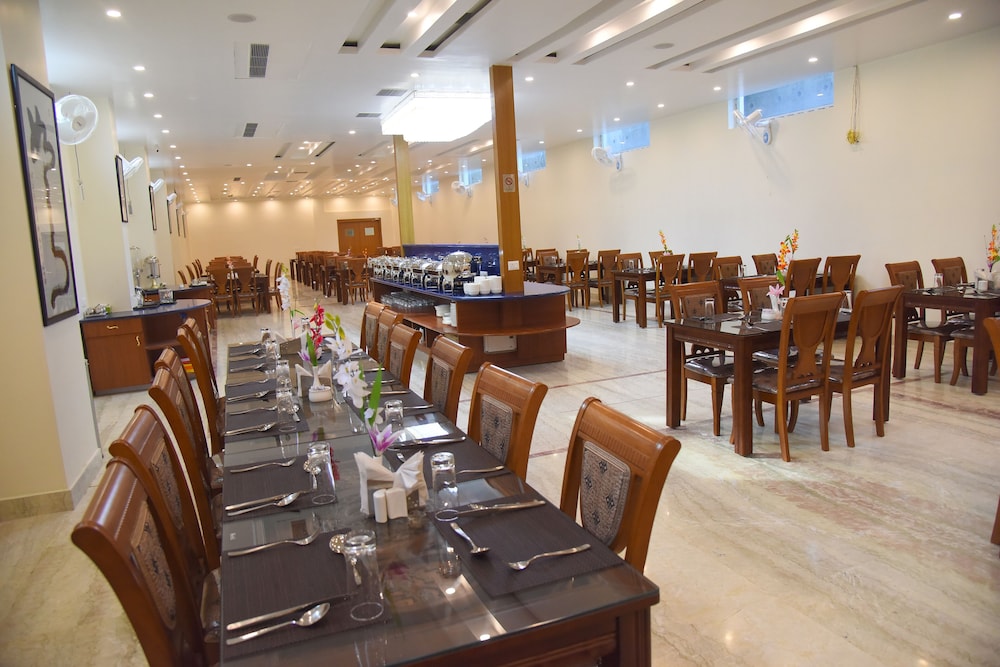 Hotel Anand International 35/46