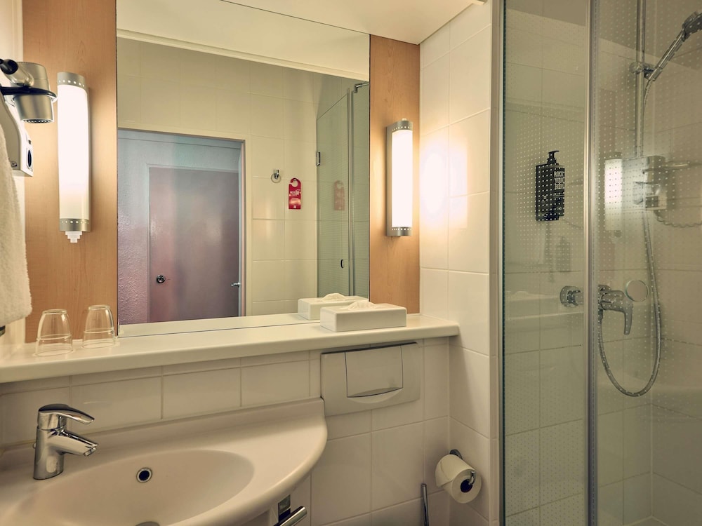 Ibis Dusseldorf Hauptbahnhof 67/67