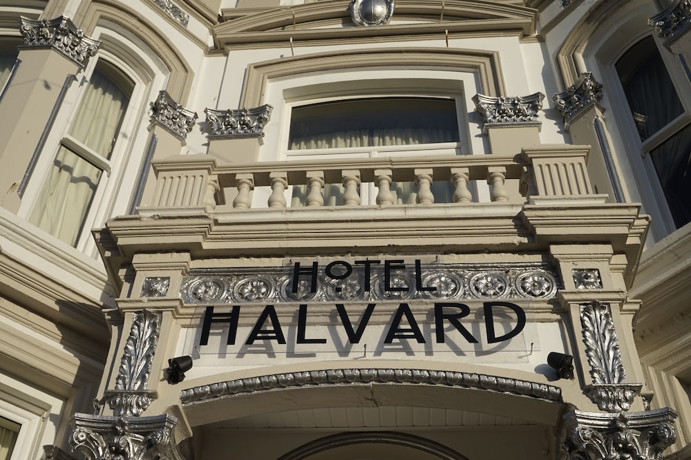 Halvard Hotel 4/50