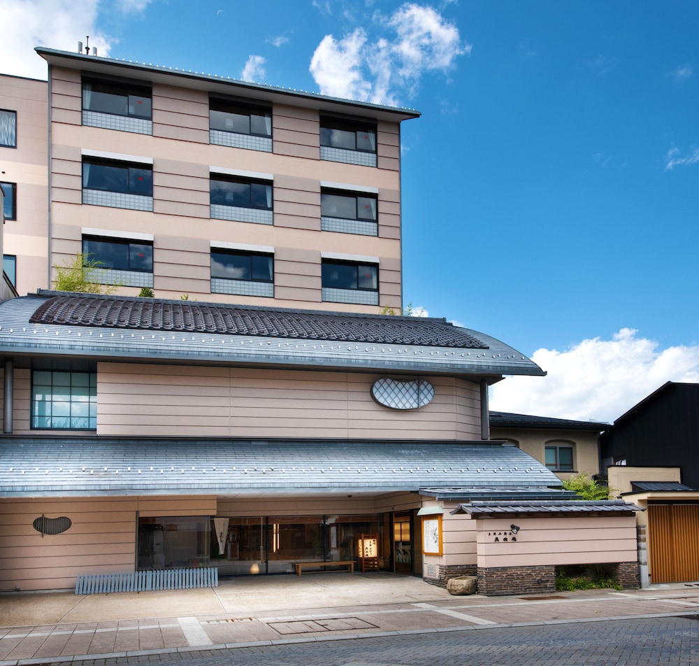 Honjin Hiranoya Kachoan in TAKAYAMA
