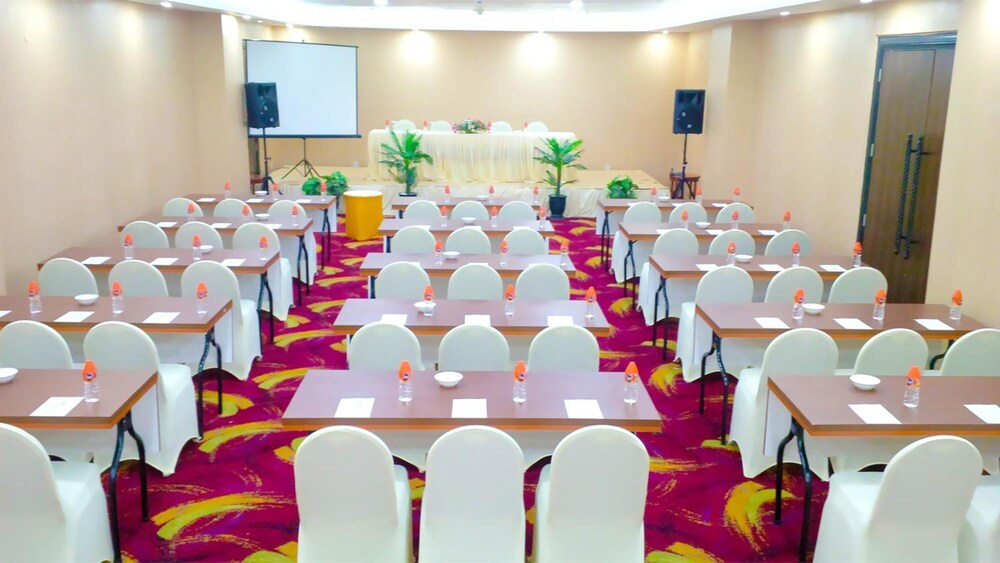 TRAVELLERS HOTEL PHINISI 43/50