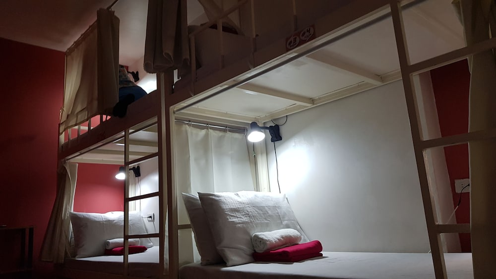 FEMALE DORM, FEMALE ONLY, ECONOMY