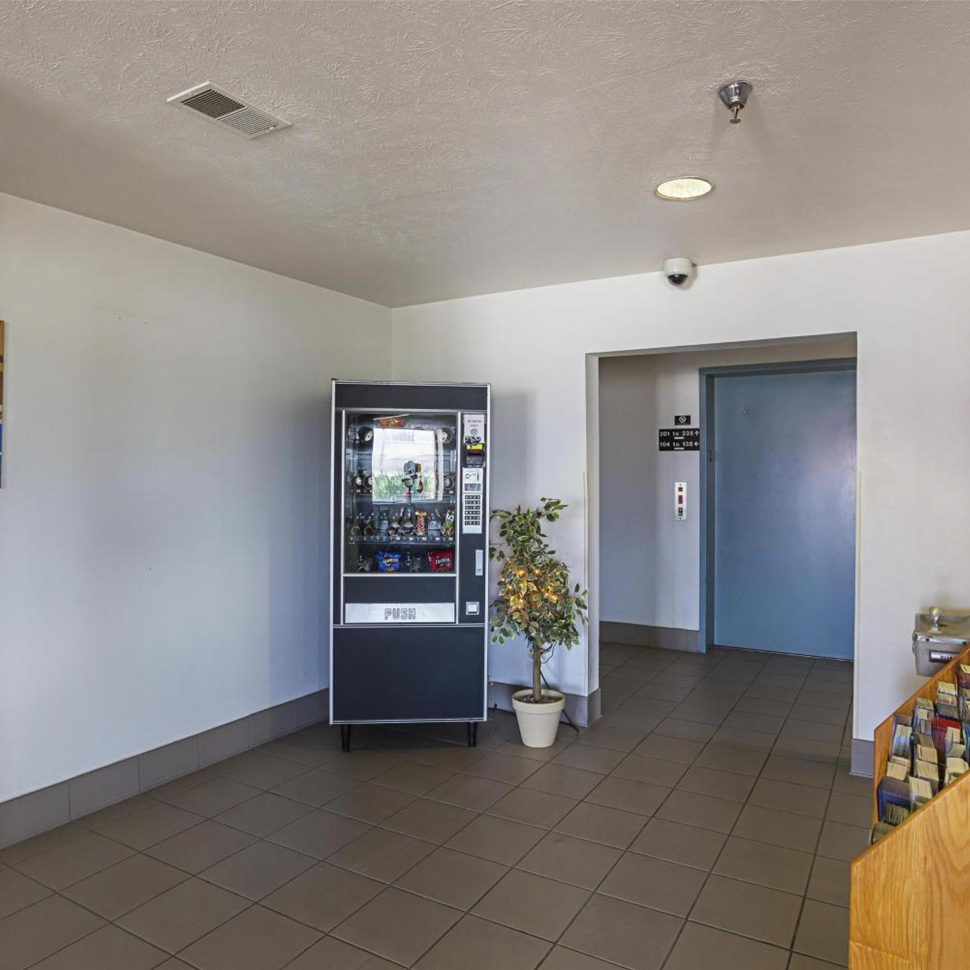 Motel6 Omaha, NE - IAT West 10/38