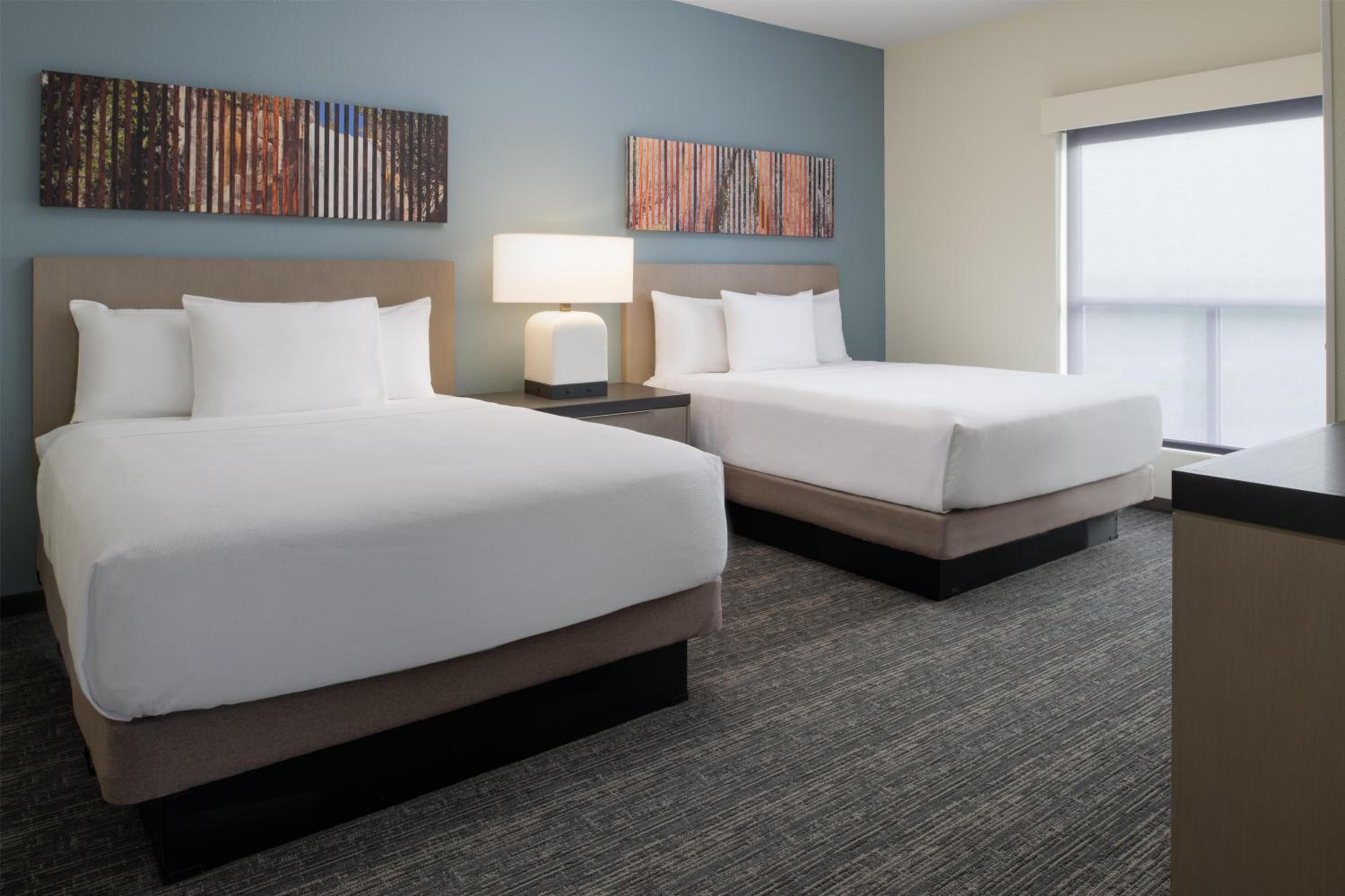 1 Bedroom, Suite, Queen Bed, Sofa, Accessible