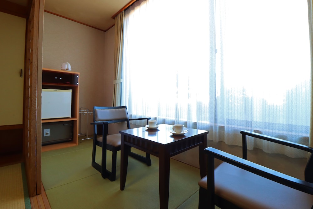 Japanese Inn "Iwaso" 32/43