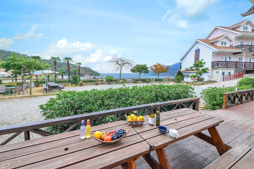 Geoje Gaonara Pension 38/50