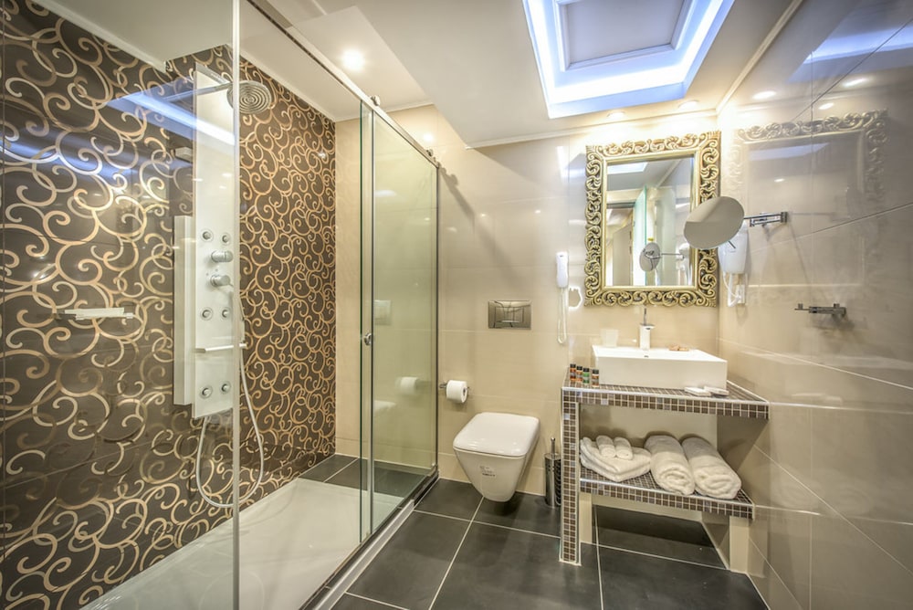 Koukounaria Hotel And Suites 69/74