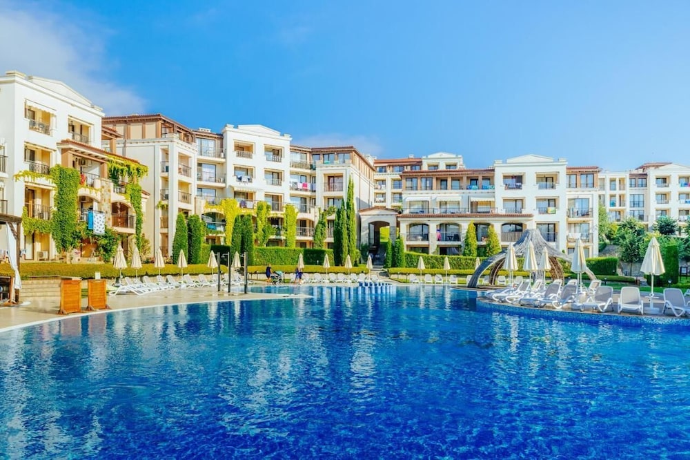 Green Life Beach Resort 21/75