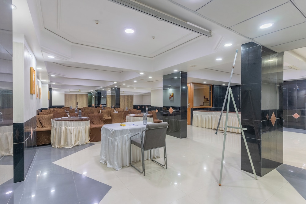 Hotel Summit 33/50