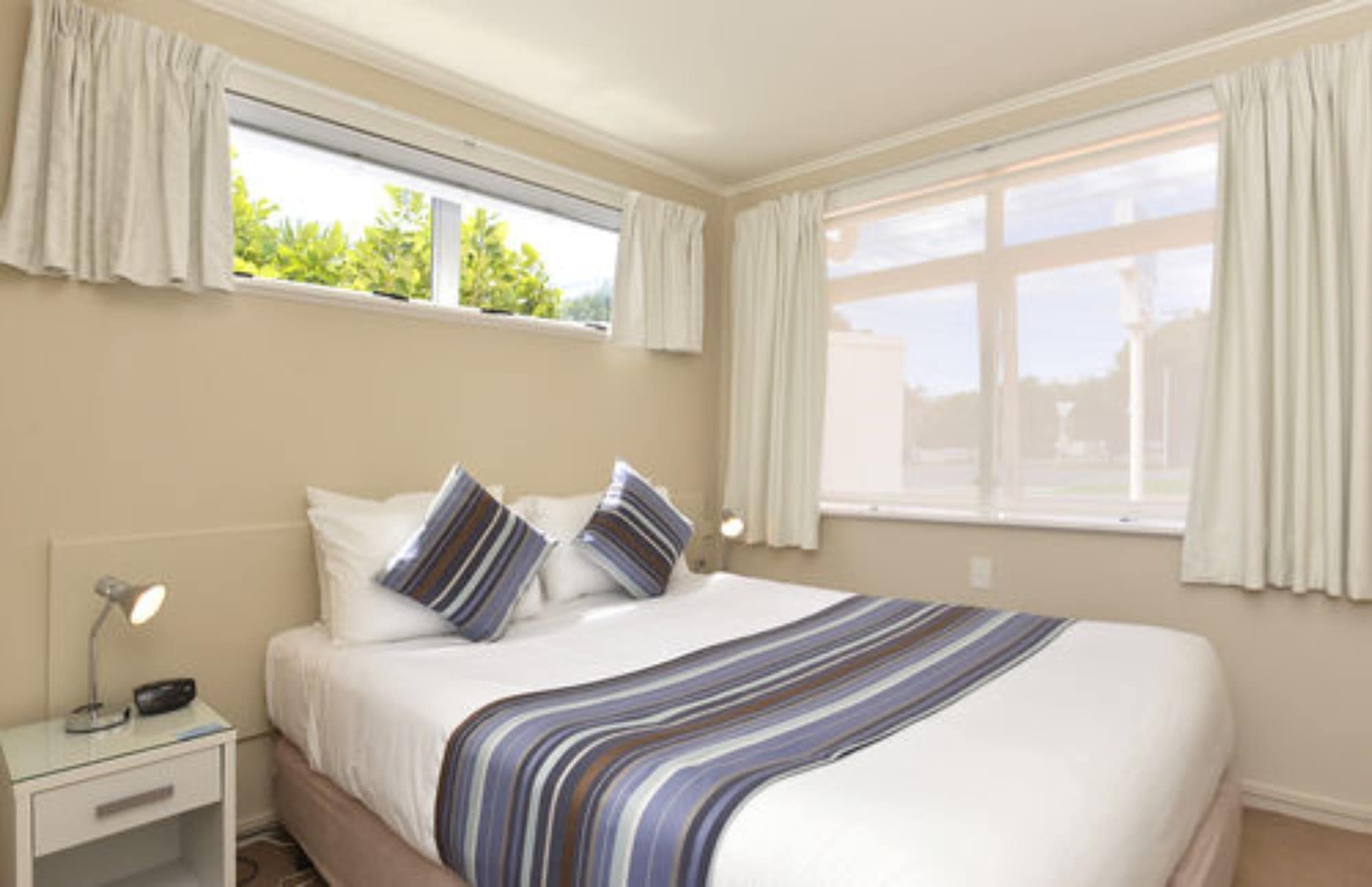1 BEDROOM, SUPERIOR, SUITE, GARDEN VIEW, KITCHENETTE