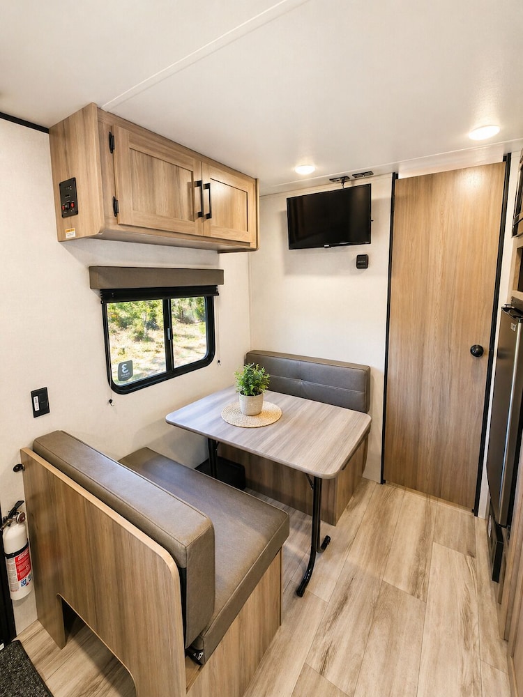 Grand Canyon RV Glamping 17/81